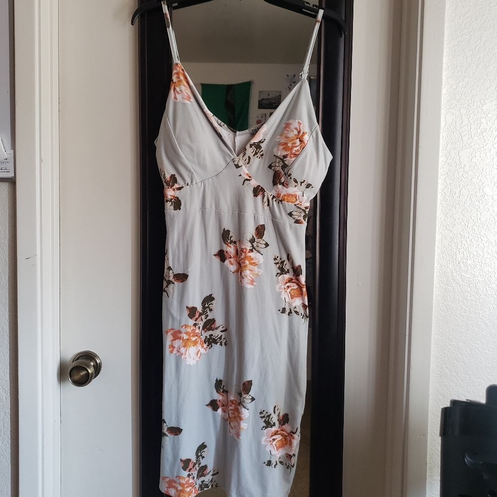 Flower Dress - Picture 2 of 3